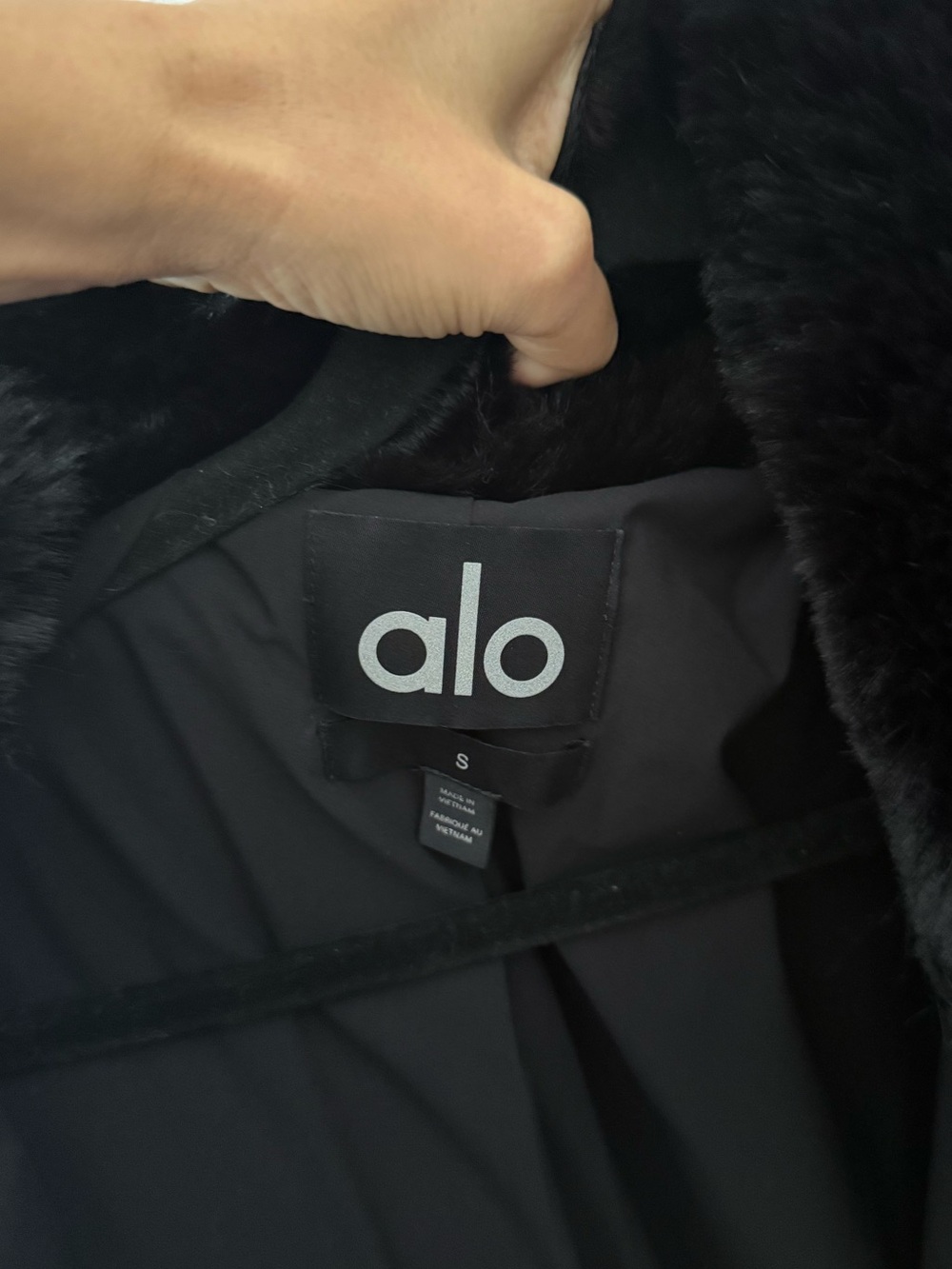 ALO Yoga Faux Fur Starstruck Oversized Belted Coat Black - Picture 9 of 10